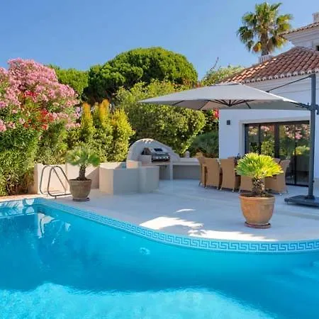 Villa Sleeps 8 Pool Air Con T480315